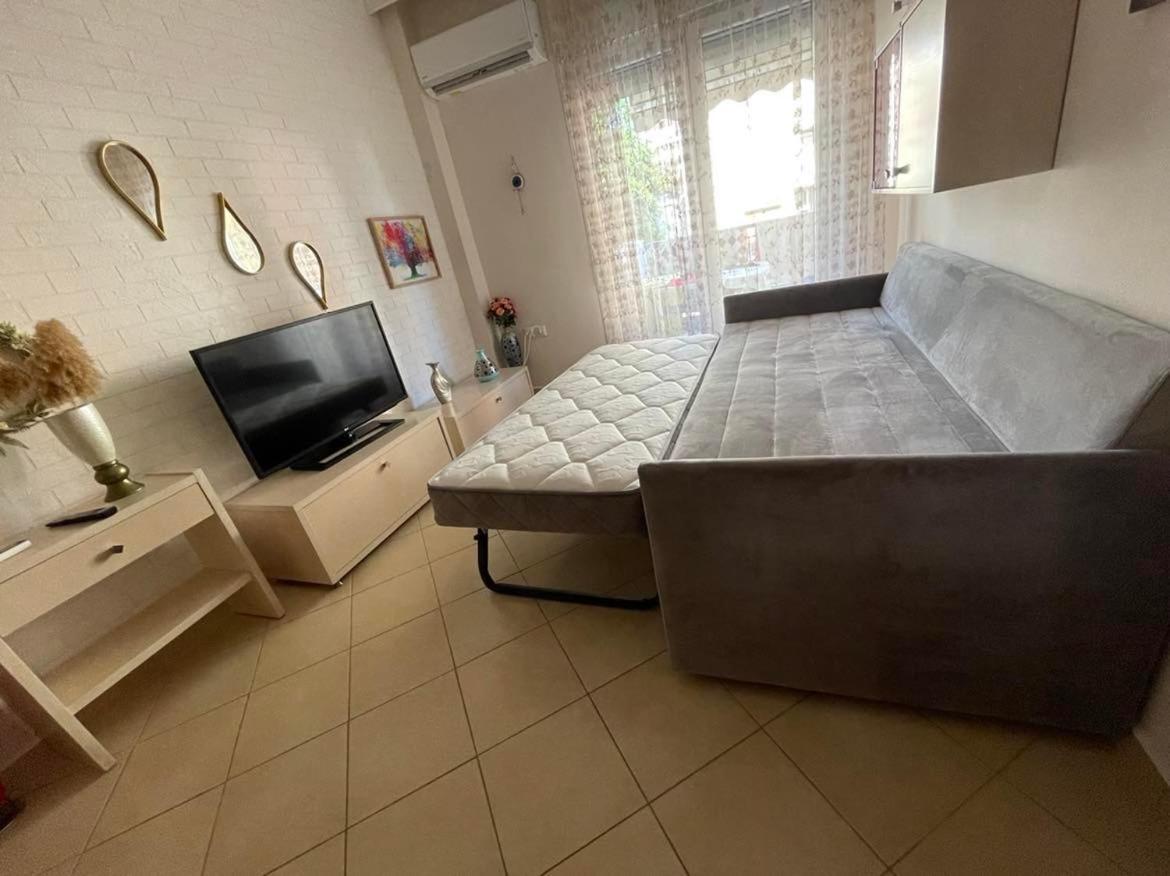 Brick Apartment Néa Péramos Exterior foto