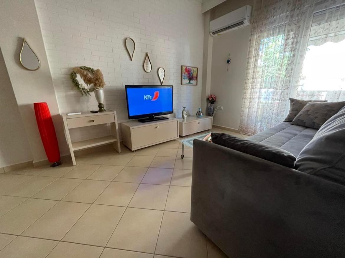 Brick Apartment Néa Péramos Exterior foto
